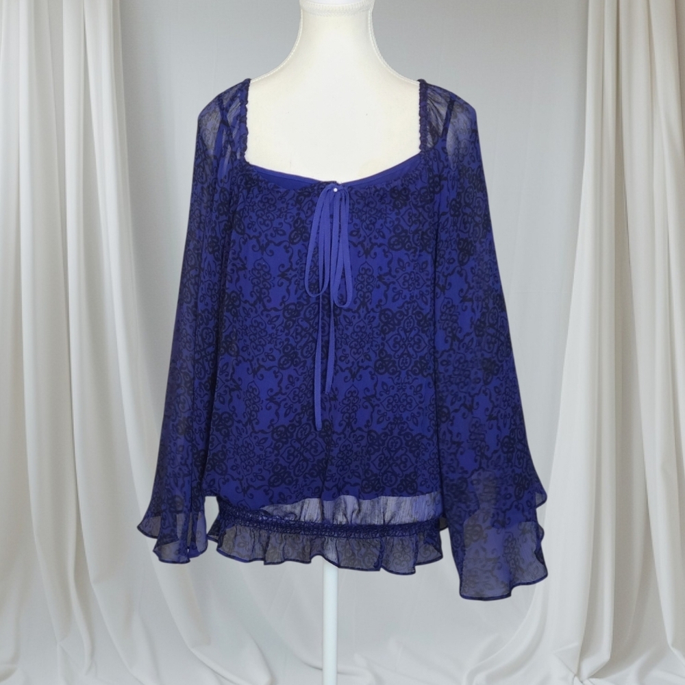 Nicole Miller medium sheer blouse with attached cami Flutter Sleeve EUC